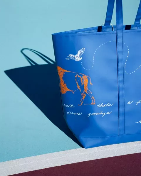 Creature Encounters Carryall in Blue