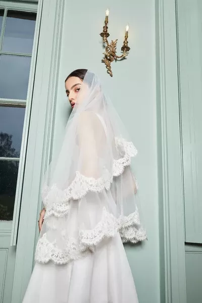 Maureen Circle Veil With Lace Edging