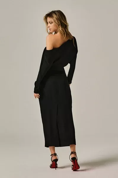 Off shoulder dress in black