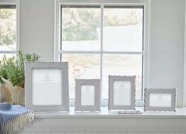 Pearl drop frame
