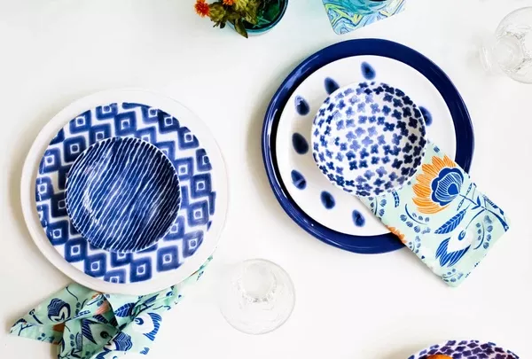 Santorini dot salad plate